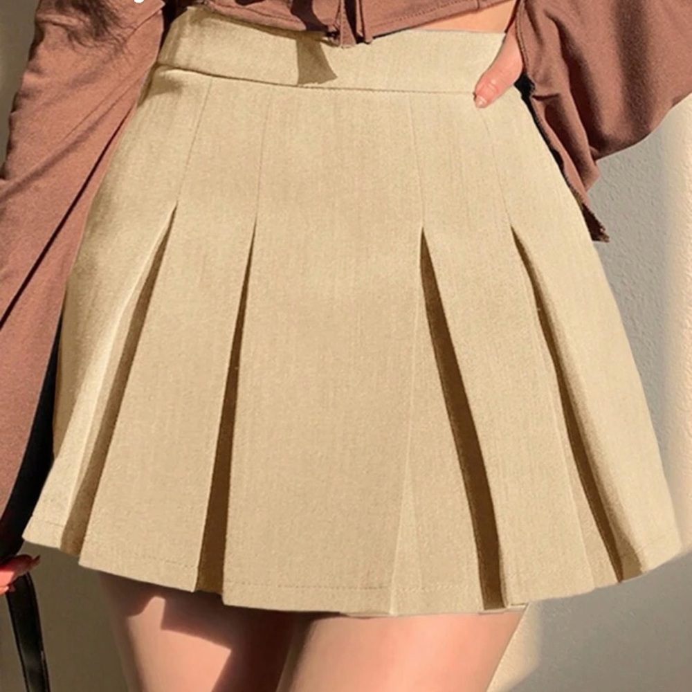 DAZY Women's Solid Color Pleated A-Line Mini Skirt